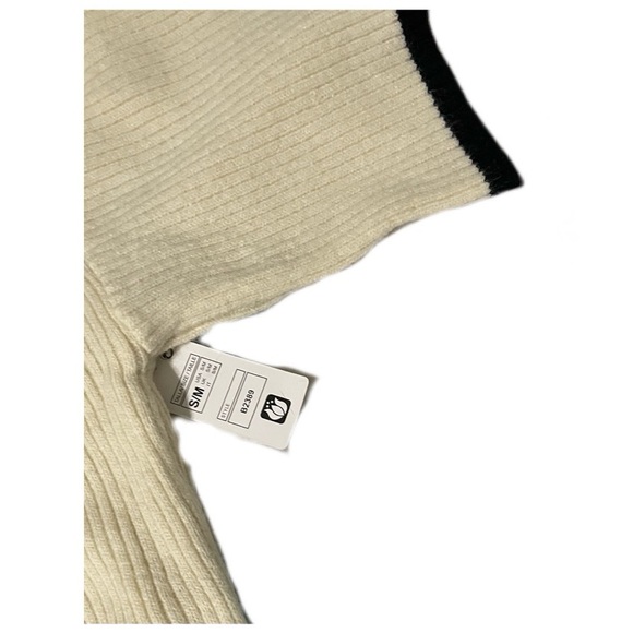 Jon & Anna Contemporary Size S/M womens Sweater - Picture 6 of 10